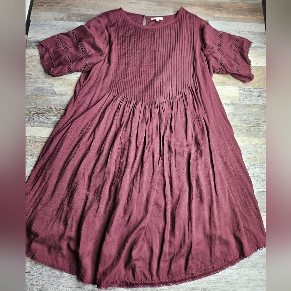 Wilfred Aritzia Dress Pleated Chest Babydoll Style Burgundy Women's Small